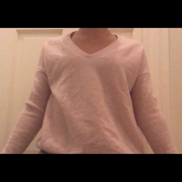 Light pink cashmere sweater - Picture 4 of 4